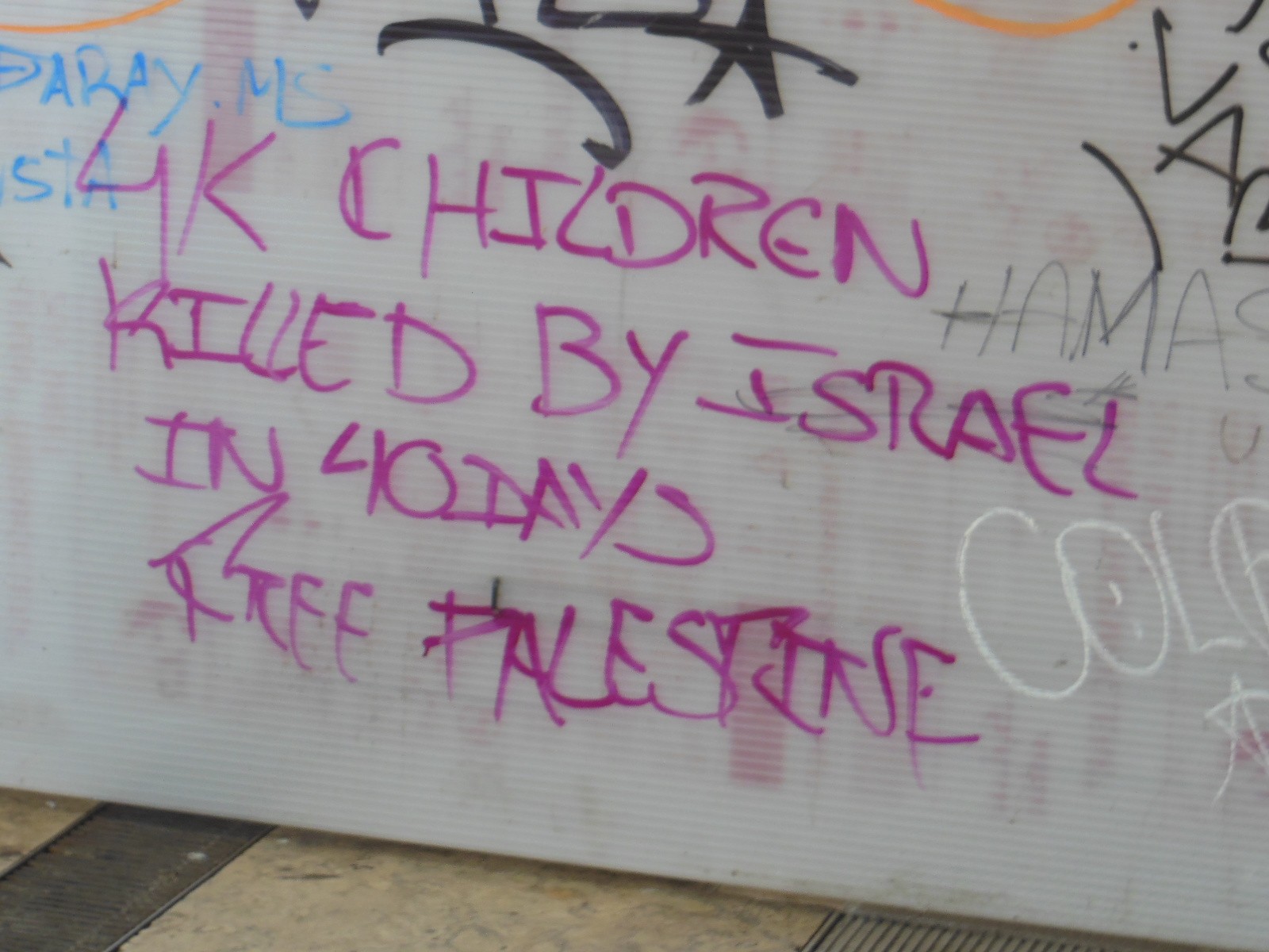 «4K children killed by Israel in 40 days, free Palestine»